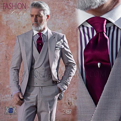 Traje de novio pata de gallo color borgoña