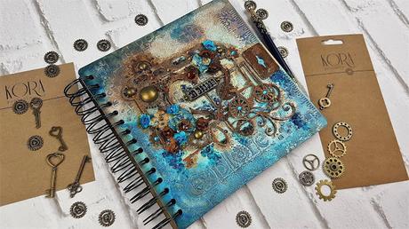 Tutorial Mixed Media Álbum alterado, con Kora Projects