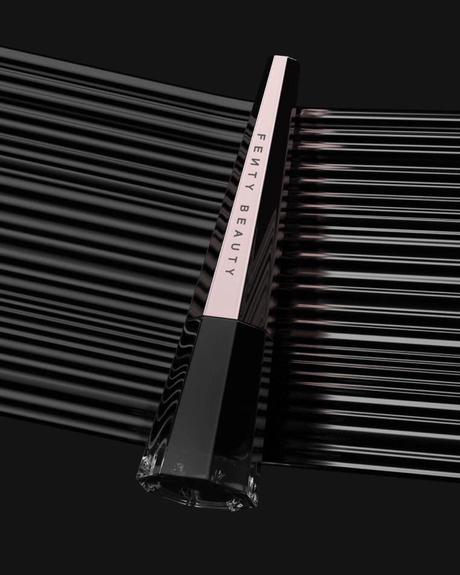 El labial negro y la nueva paleta de iluminadores de Fenty Beauty