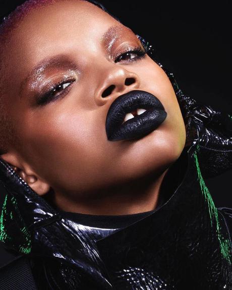El labial negro y la nueva paleta de iluminadores de Fenty Beauty