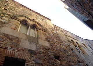 Imagen del mes: Ventanas geminadas del casco histórico de Cáceres