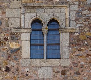 Imagen del mes: Ventanas geminadas del casco histórico de Cáceres