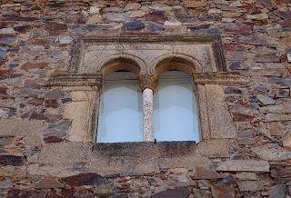 Imagen del mes: Ventanas geminadas del casco histórico de Cáceres