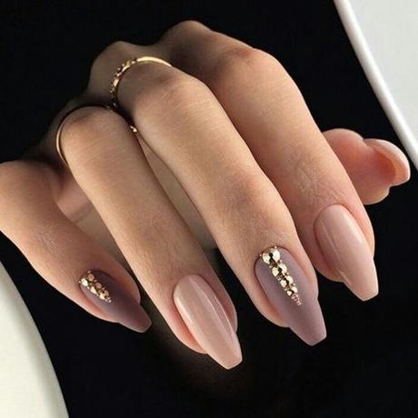 Uñas Doradas Con Nude (7)