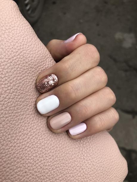 Uñas Doradas Con Nude (3)