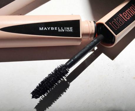 Total Temptation de Maybelline, volumen tentador.