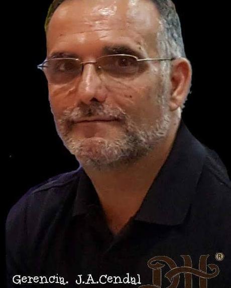 - Servicio al Cliente.