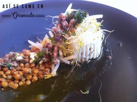 Ensalada de germinados y queso fresco Ensalada de germinados y queso fresco