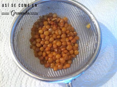 Ensalada de germinados y queso fresco Ensalada de germinados y queso fresco