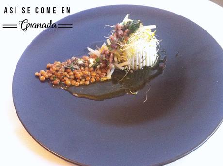 Ensalada de germinados y queso fresco Ensalada de germinados y queso fresco