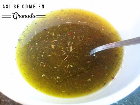 Ensalada de germinados y queso fresco Ensalada de germinados y queso fresco