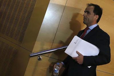 Tras el aval del Tribunal Supremo, el presidente del PP viaja hacia el pasado. Tras el aval del Tribunal Supremo, el presidente del PP viaja hacia el pasado.