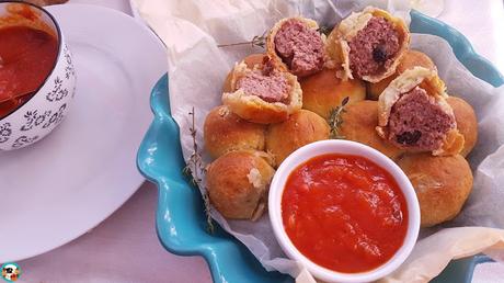 Panecillos rellenos de carne Panecillos rellenos de carne