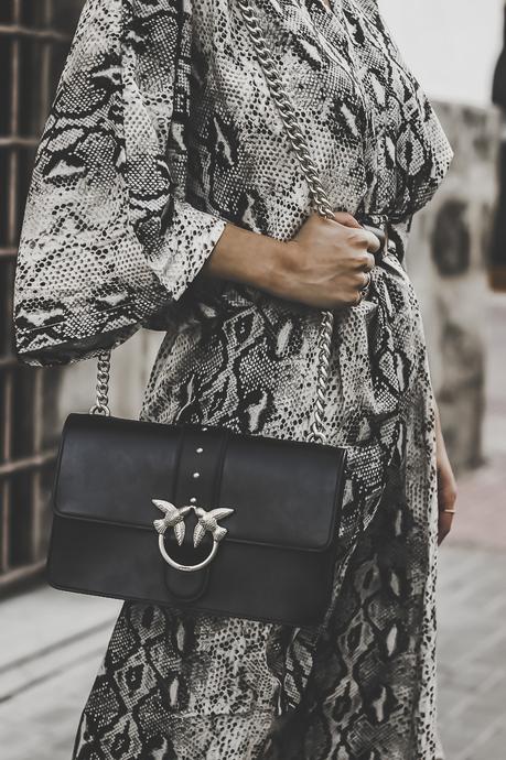 SNAKE PRINT MIDI DRESS + HOW TO WEAR: ANIMAL PRINT vestido print serpiente