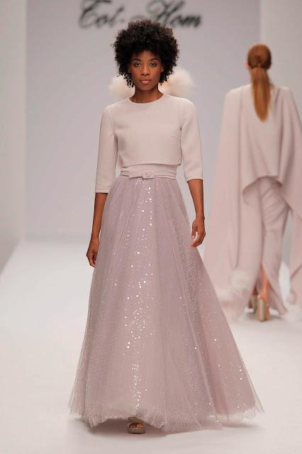 Elegancia invernal es lo que desprende la colección de Alta Costura Fall/Winter 18 de la firma Tot-hom Elegancia invernal es lo que desprende la colección de Alta Costura Fall/Winter 18 de la firma Tot-hom