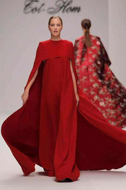 Elegancia invernal es lo que desprende la colección de Alta Costura Fall/Winter 18 de la firma Tot-hom Elegancia invernal es lo que desprende la colección de Alta Costura Fall/Winter 18 de la firma Tot-hom