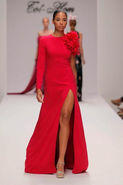 Elegancia invernal es lo que desprende la colección de Alta Costura Fall/Winter 18 de la firma Tot-hom Elegancia invernal es lo que desprende la colección de Alta Costura Fall/Winter 18 de la firma Tot-hom