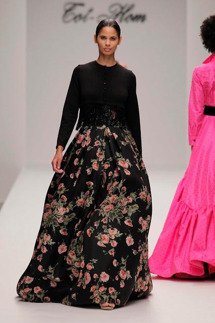 Elegancia invernal es lo que desprende la colección de Alta Costura Fall/Winter 18 de la firma Tot-hom Elegancia invernal es lo que desprende la colección de Alta Costura Fall/Winter 18 de la firma Tot-hom