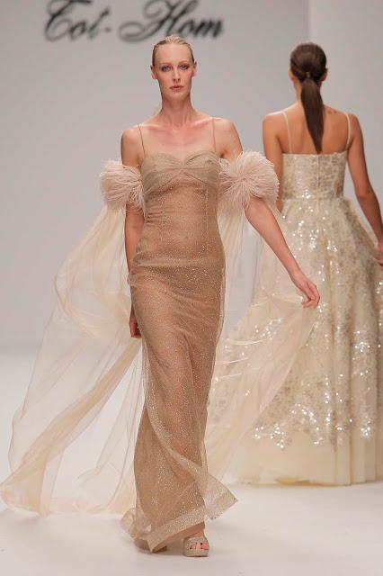 Elegancia invernal es lo que desprende la colección de Alta Costura Fall/Winter 18 de la firma Tot-hom Elegancia invernal es lo que desprende la colección de Alta Costura Fall/Winter 18 de la firma Tot-hom