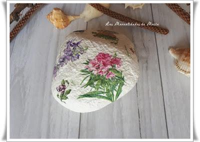 PIEDRAS CON DECOUPAGE Y TRANSFER