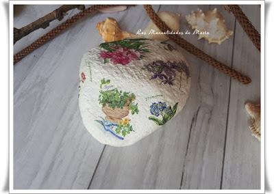 PIEDRAS CON DECOUPAGE Y TRANSFER