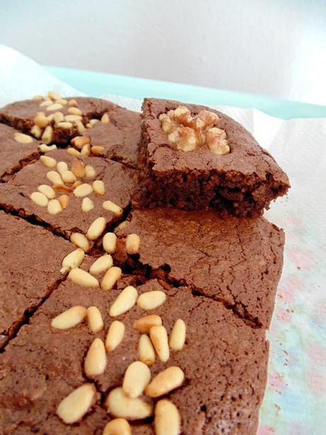 Brownie con avena y frutos secos