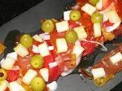 Ensalada tomate jamón crujiente