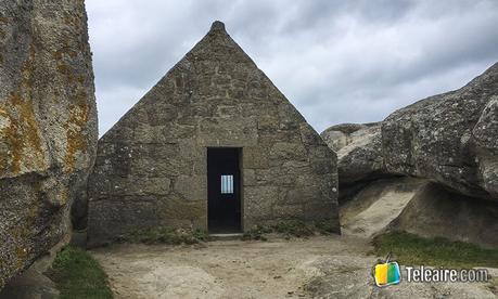 casa-de-piedra-frente