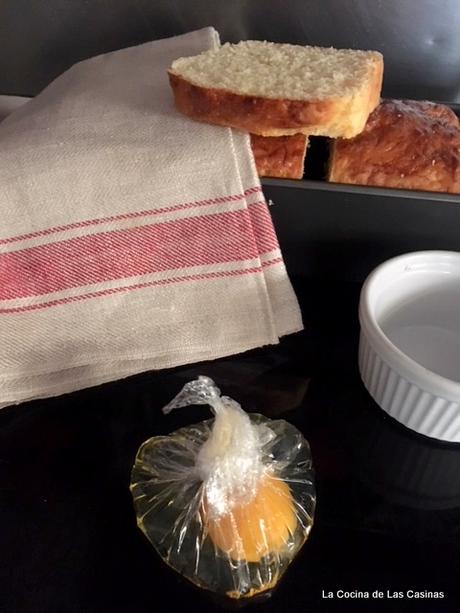 Praga, Cafe Savoy, Brioche, Jamón, Gruyère, Huevo Poché Praga, Cafe Savoy, Brioche, Jamón, Gruyère, Huevo Poché