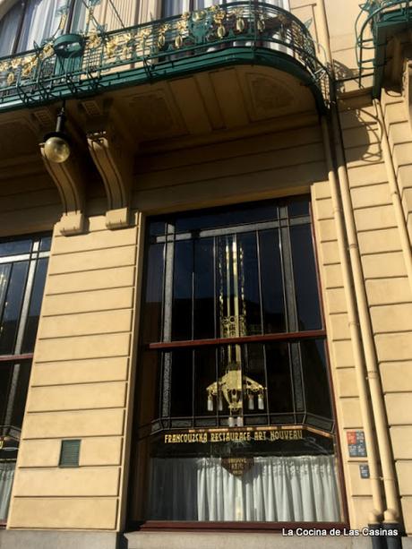 Praga, Cafe Savoy, Brioche, Jamón, Gruyère, Huevo Poché Praga, Cafe Savoy, Brioche, Jamón, Gruyère, Huevo Poché