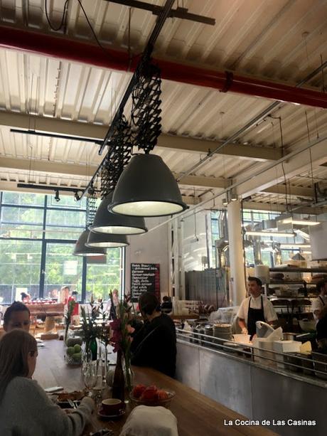 Praga, Cafe Savoy, Brioche, Jamón, Gruyère, Huevo Poché Praga, Cafe Savoy, Brioche, Jamón, Gruyère, Huevo Poché