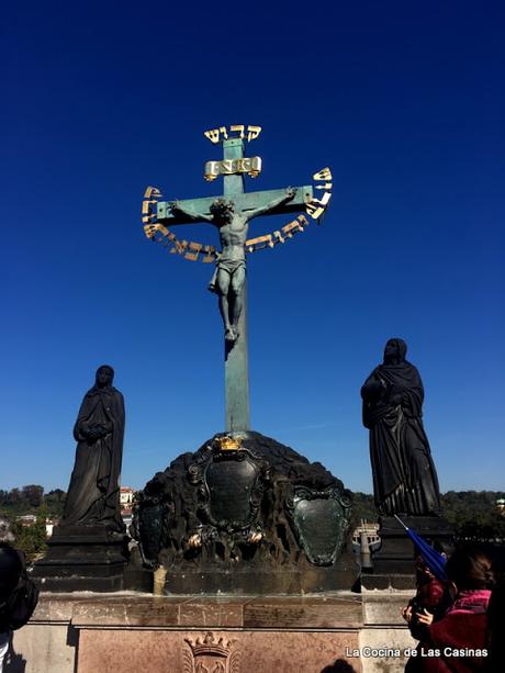 Praga, Cafe Savoy, Brioche, Jamón, Gruyère, Huevo Poché Praga, Cafe Savoy, Brioche, Jamón, Gruyère, Huevo Poché