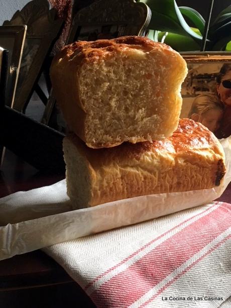 Praga, Cafe Savoy, Brioche, Jamón, Gruyère, Huevo Poché Praga, Cafe Savoy, Brioche, Jamón, Gruyère, Huevo Poché