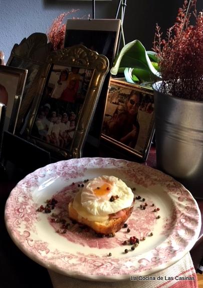 Praga, Cafe Savoy, Brioche, Jamón, Gruyère, Huevo Poché Praga, Cafe Savoy, Brioche, Jamón, Gruyère, Huevo Poché