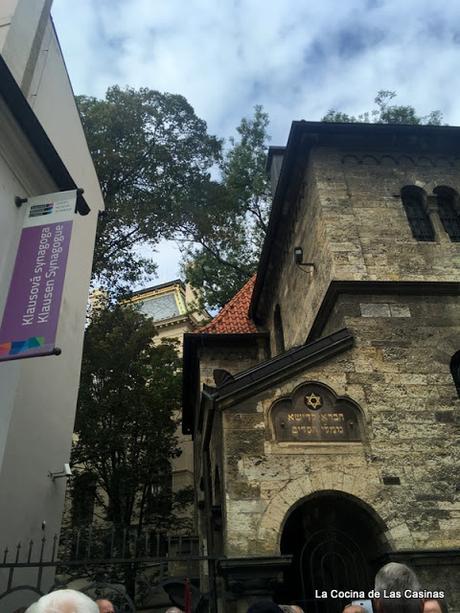 Praga, Cafe Savoy, Brioche, Jamón, Gruyère, Huevo Poché Praga, Cafe Savoy, Brioche, Jamón, Gruyère, Huevo Poché