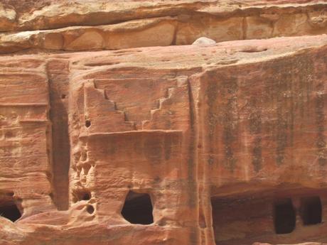 Las escaleras en Petra y Pequeña Petra. Jordania