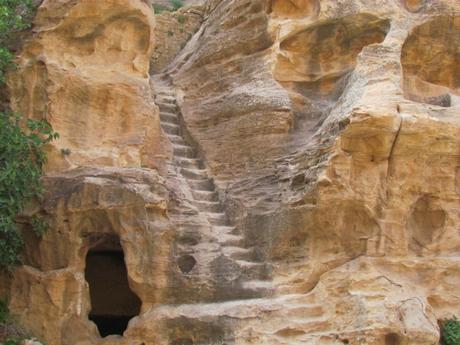 Las escaleras en Petra y Pequeña Petra. Jordania