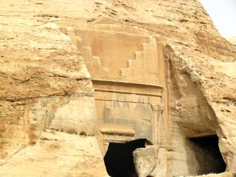 Las escaleras en Petra y Pequeña Petra. Jordania