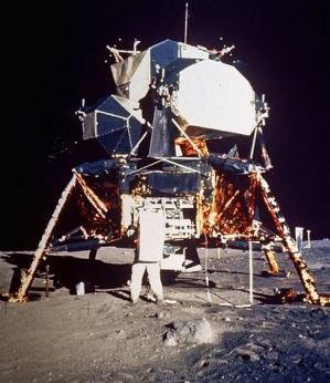 Imágenes de la zona de alunizaje del Apolo 11 desde el espacio Imágenes de la zona de alunizaje del Apolo 11 desde el espacio