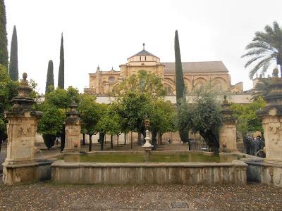 Patio en la Mezquita de Córdoba Patio en la Mezquita de Córdoba