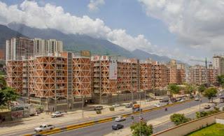 EL RECREO-Continúan paralizados los trabajos de construcción Polideportivo Santa Rosa