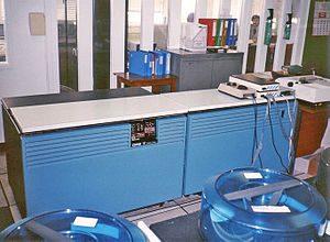 Imagen: Una unidad central Honeywell-Bull DPS 7 en 1990. (Wikipedia).