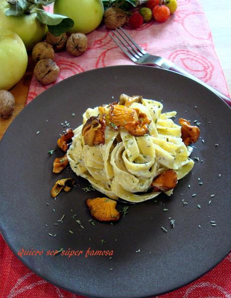 Tagliatelle con setas y salsa de queso gorgonzola