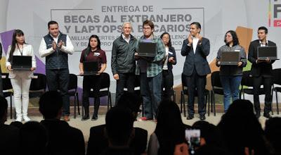 ENTREGA ALFREDO DEL MAZO BECAS AL EXTRANJERO Y LAPTOPS A ESTUDIANTES MEXIQUENSES DE EXCELENCIA ACADÉMICA