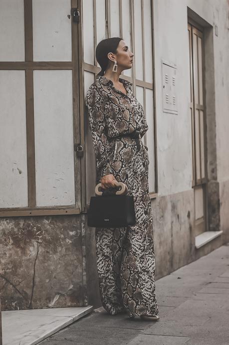WELCOME TO THE JUNGLE: SNAKE PRINT TOTAL LOOK