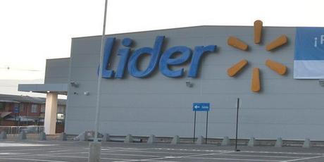 Cliente de un supermercado terminó con graves heridas tras enfrentarse con guardias en Quilicura