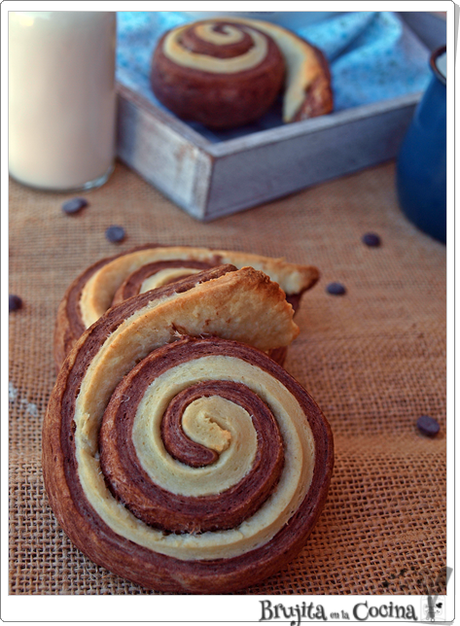 Pan de leche enrollado con chocolate