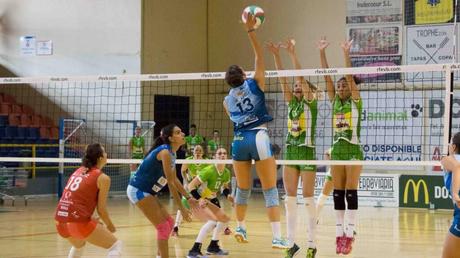 Derrota del Cajasol Juvasa Voley (0-3) ante Minis Arluy Voleibol Logroño