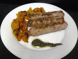 Salchichas de pavo con calabaza especiada y chimichurri