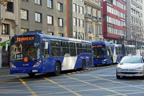 Más de un centenar de personas fueron afectadas por huelga del Transantiago